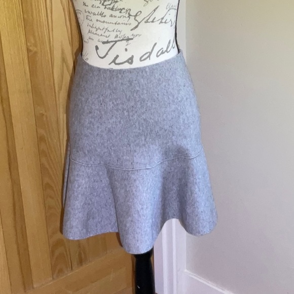 Zara Knit, grey mini skirt. Simple, cute & comfortable. Size S. - Picture 2 of 11